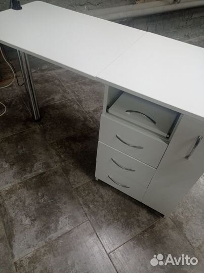 Стол маникюрный складной б/у