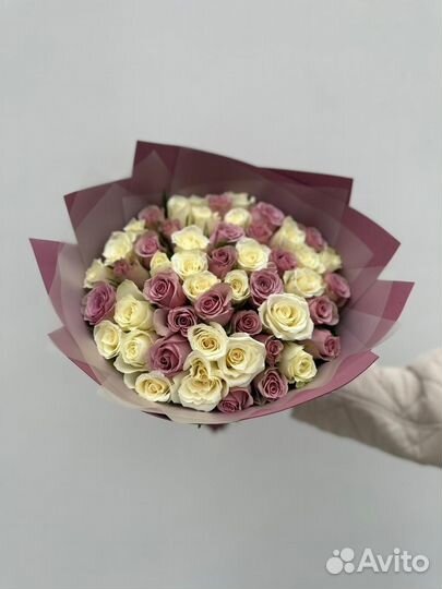 51 роза нежный микс