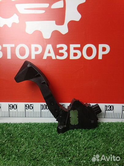 Педаль газа Toyota Rav 4 40