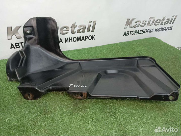 Левый пыльник двигателя Hyundai Getz