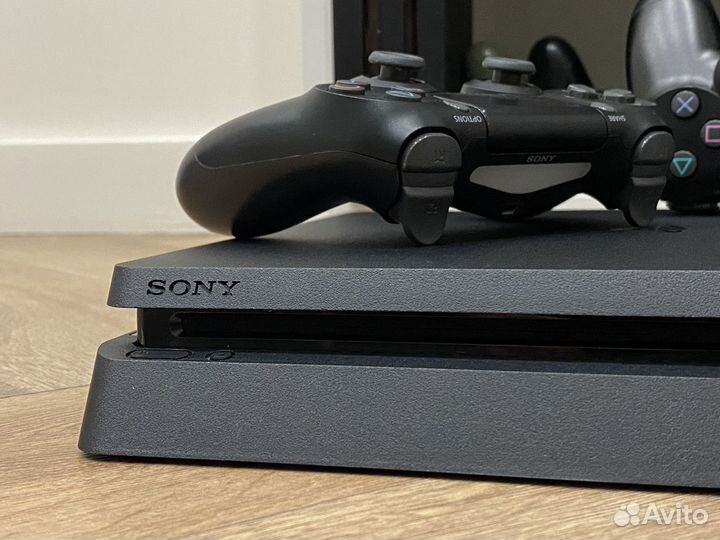 Sony PS4 Slim 1TB Как новая