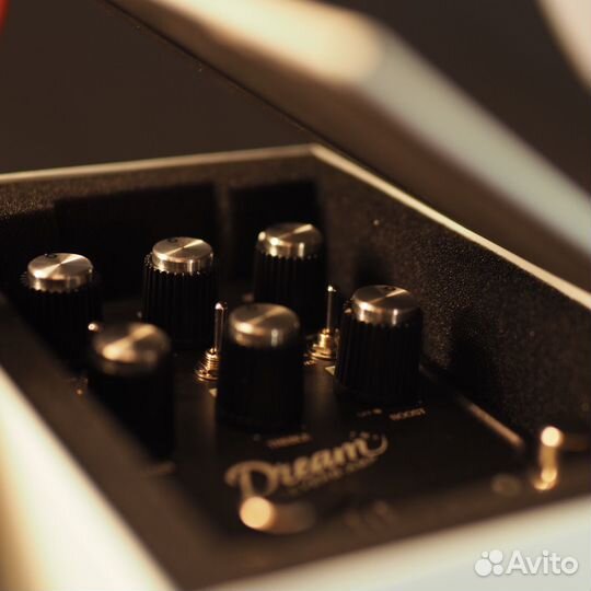 Гитарный усилитель Universal Audio Dream 65