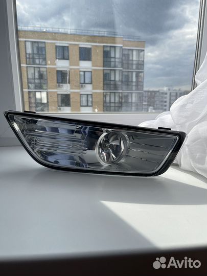 Противотуманная фара правая Ford Mondeo IV