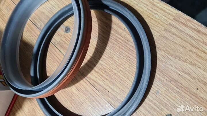 Сальник коленвала