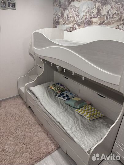 Двухъярусная кровать бу с матрасами