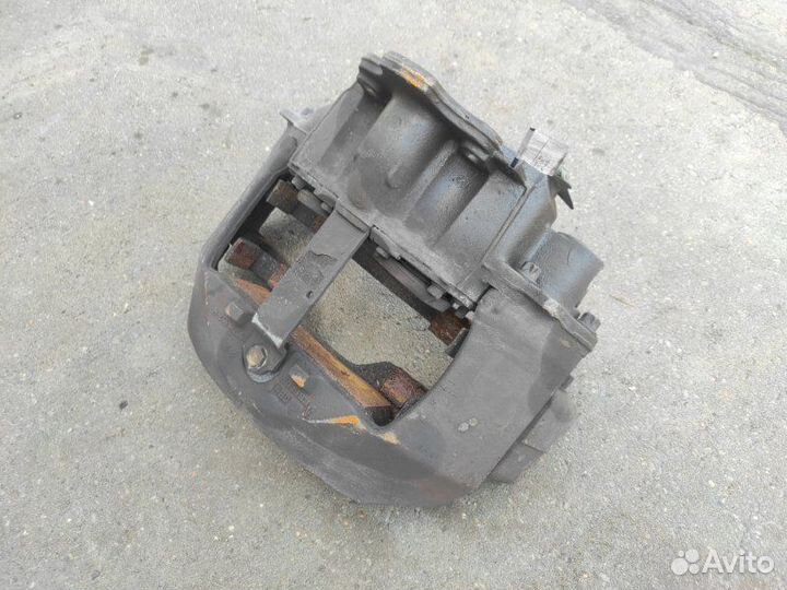 Суппорт тормозной задний правый Volvo Fh 4