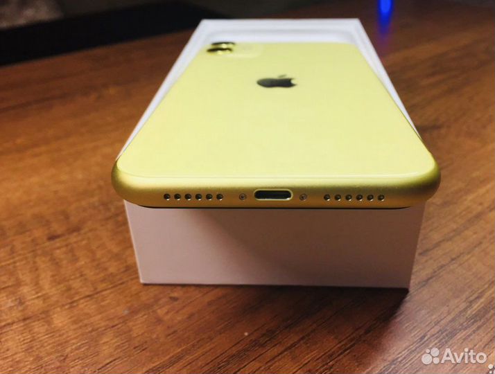 iPhone 11, 64 ГБ