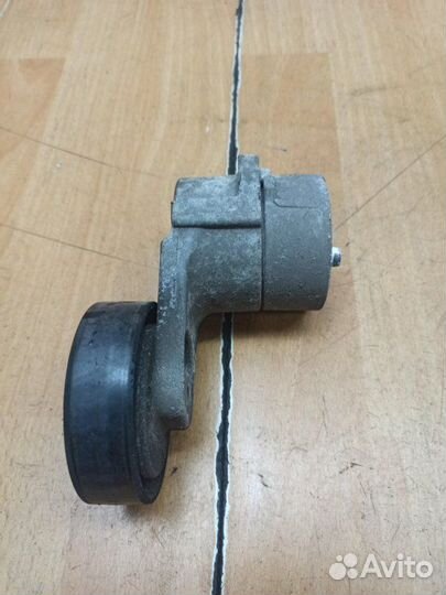 Натяжной ролик приводного ремня Opel Meriva A