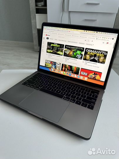 Apple MacBook Pro 13 2019 touchbar