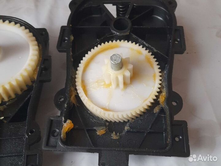 Редуктор в сборе на Vitek (запчасть)