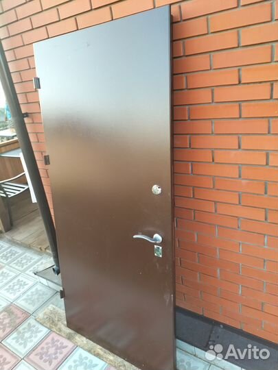 Дверь входная металлическая уличная