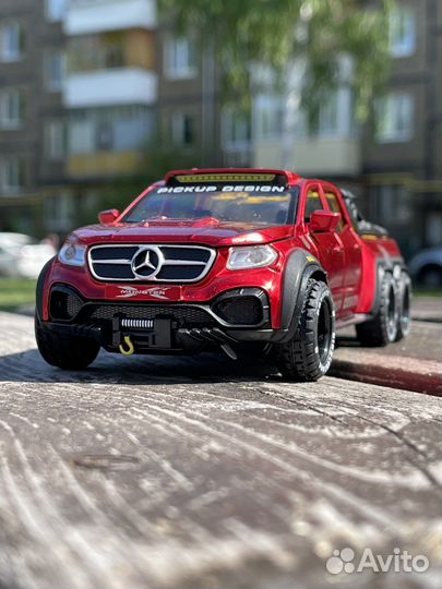 Машинка Mercedes-Benz X-Class 6x6 металл