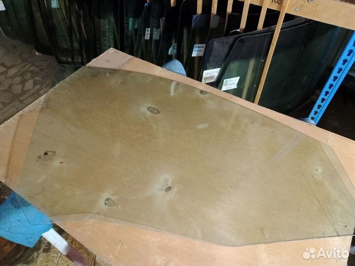 Cтекло двери переднее правое SsangYong Kyron