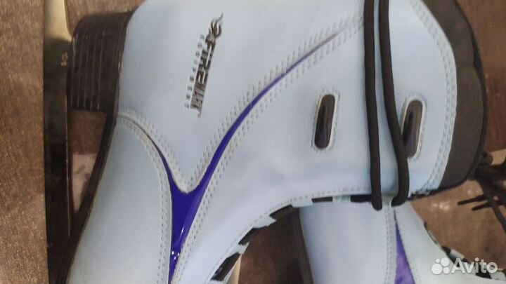 Коньки фигурные женские