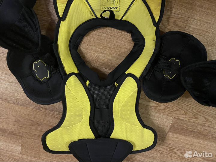 Нагрудник хоккейный