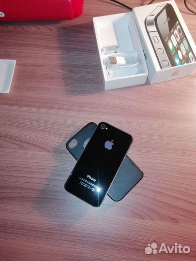 Телефон iPhone 4S 8 гб