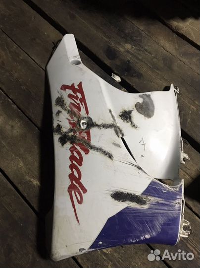 Плуг нижний правый honda cbr919