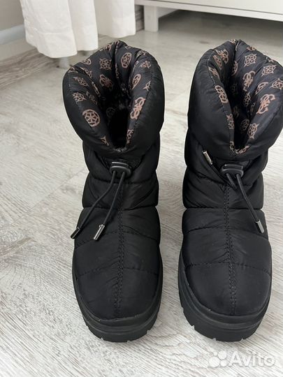 Дутики женские Guess