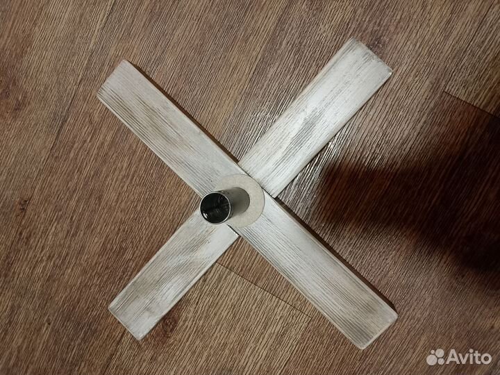 Красивая подставка крестовая из сосны, под елку