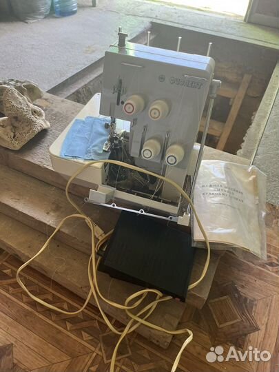 Оверлок для швейной машины 