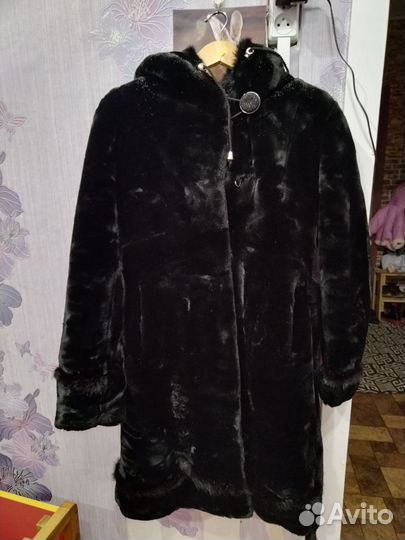 Шуба искусственный мутон с капюшоном 44 46