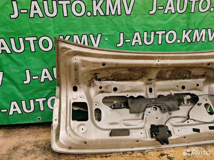 Крышка багажника Lexus IS