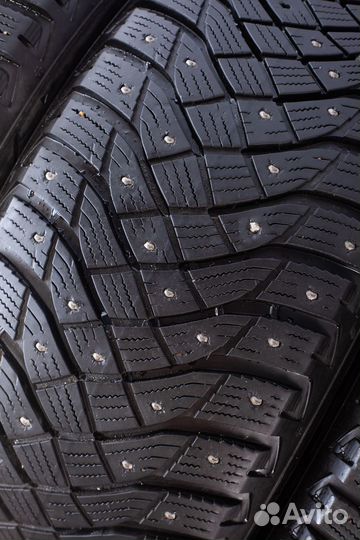 Goodyear UltraGrip Arctic 2 SUV 235/55 R19 105T