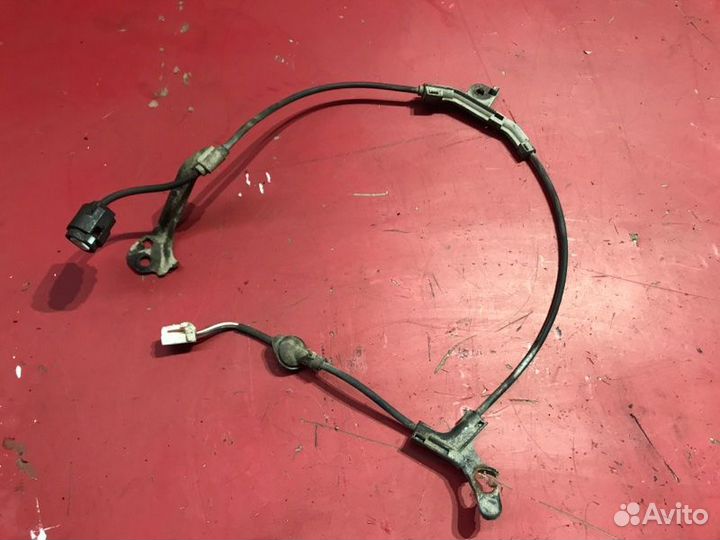 Датчик ABS задний левый Toyota Avensis Т250