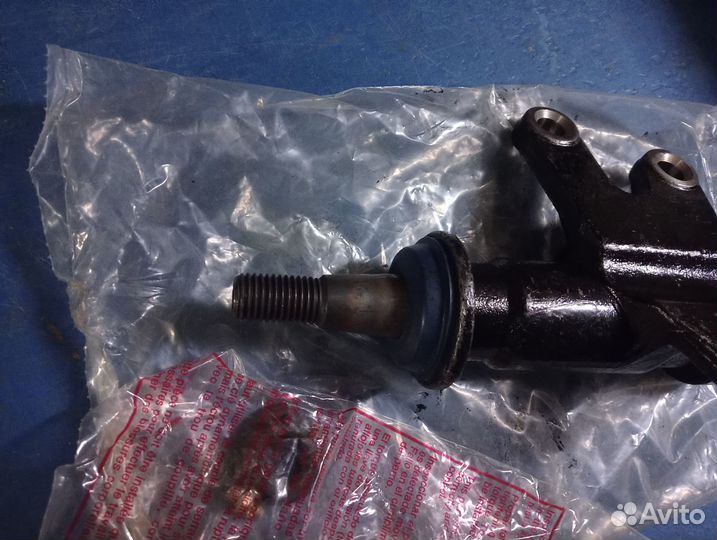 Рычаг маятниковый ось с кронш Chevrolet Taho 95-99