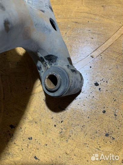 Рычаг подвески передний левый Toyota Corona premio