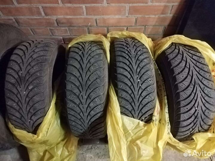 Sava Eskimo Stud 205/60 R16