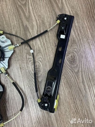 Стеклоподъемник передний правый Opel Astra J