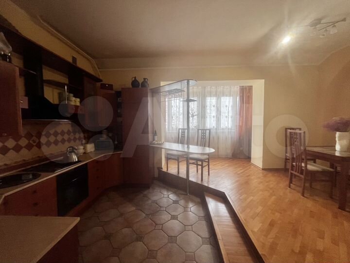 4-к. квартира, 175 м², 5/5 эт.