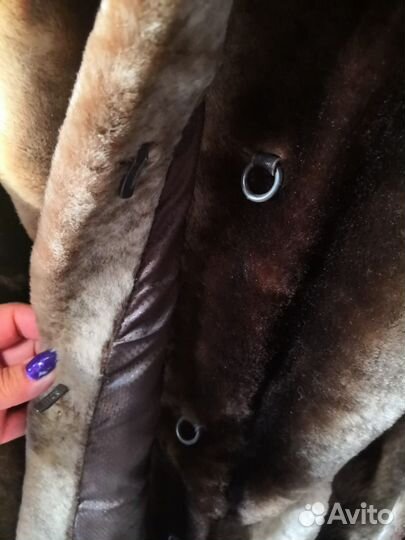 Шуба мутоновая с капюшоном короткая