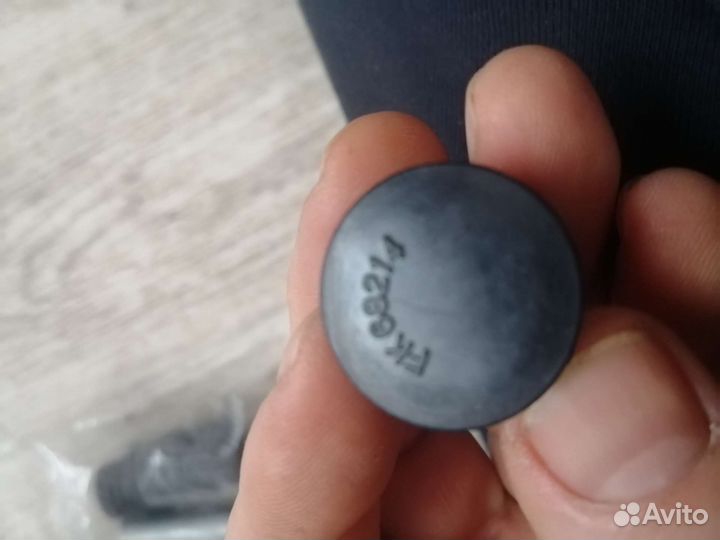 Болты тормозного суппорта vw