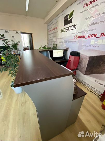 Стойка администратора ресепшен