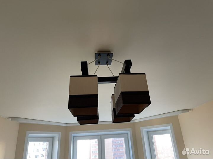 Люстра с двумя бра