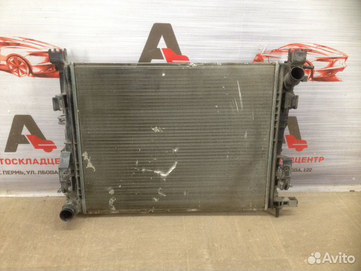 Радиатор охлаждения двигателя Renault Logan
