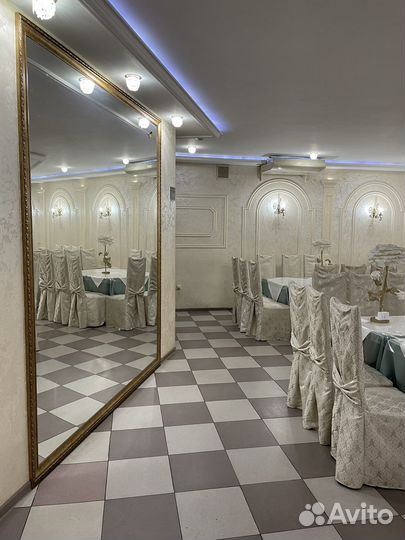 Банкетный зал, сватовство, дни рождения