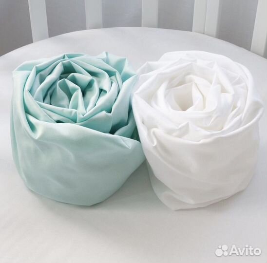 Простынь на резинке сатин (на круглую кроватку)