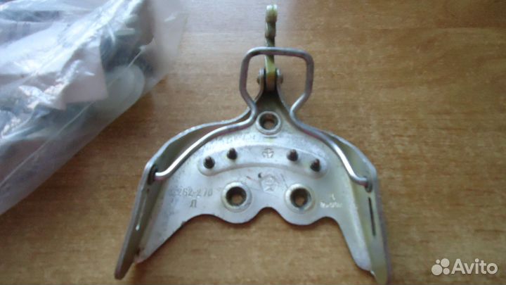 Крепления жесткие для спортивно-беговых лыж