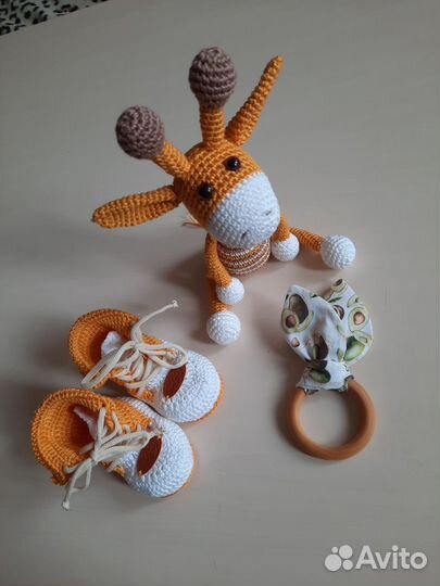 Набор: пинетки, игрушка-жирафик, шуршащие ушки