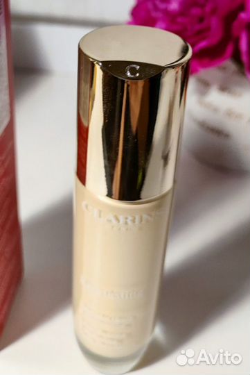 Тональный крем clarins