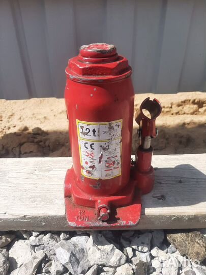 Домкрат гидравлический 12 тонн