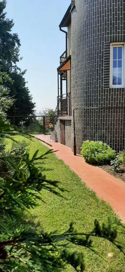 Дом 300 м² на участке 9 сот.