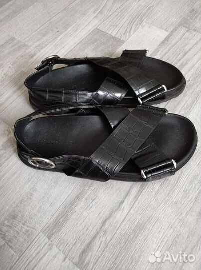 Сандалии 39