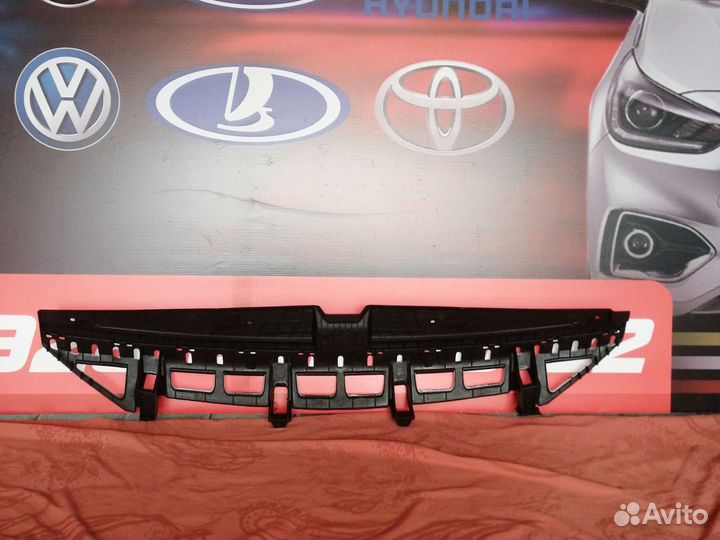 Накладка замка капота Солярис 2./17по20г