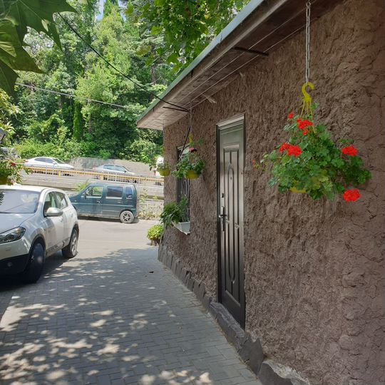 Дом 28 м² на участке 1 сот.