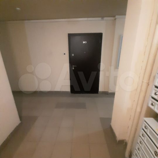 2-к. квартира, 57,4 м², 1/17 эт.