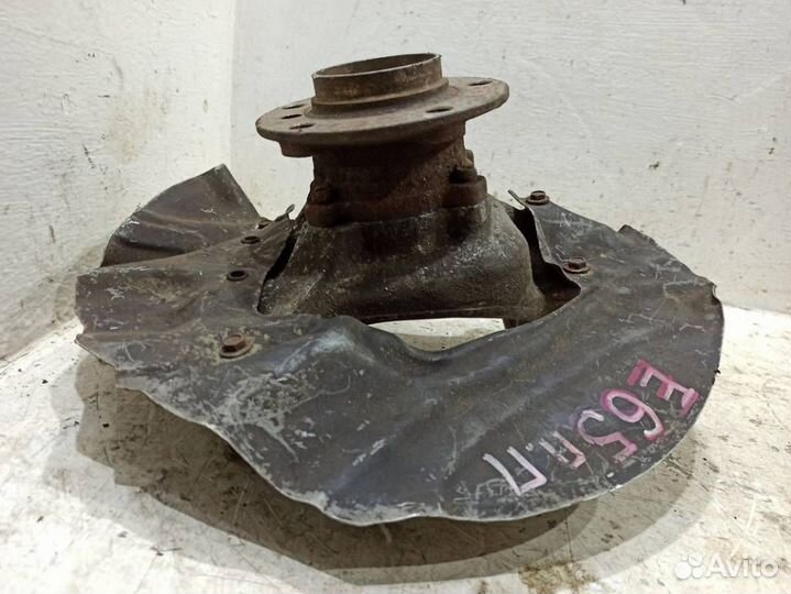 Кулак передний правый бмв